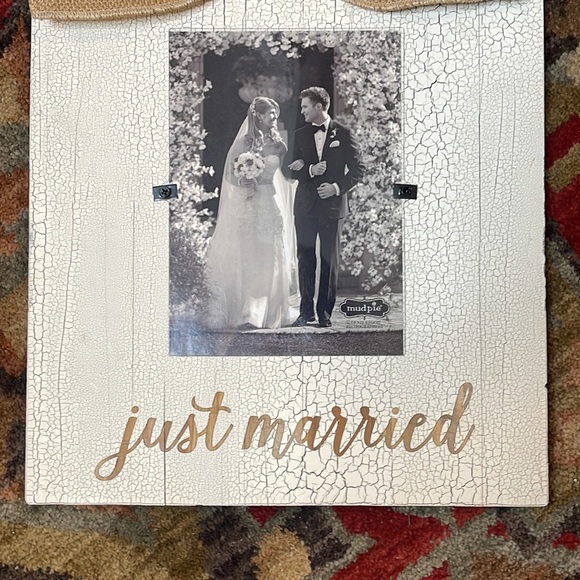 MUDPIE JUST MARRIED BOW EMBELLISHED PICTURE FRAME - Picture 5 of 7